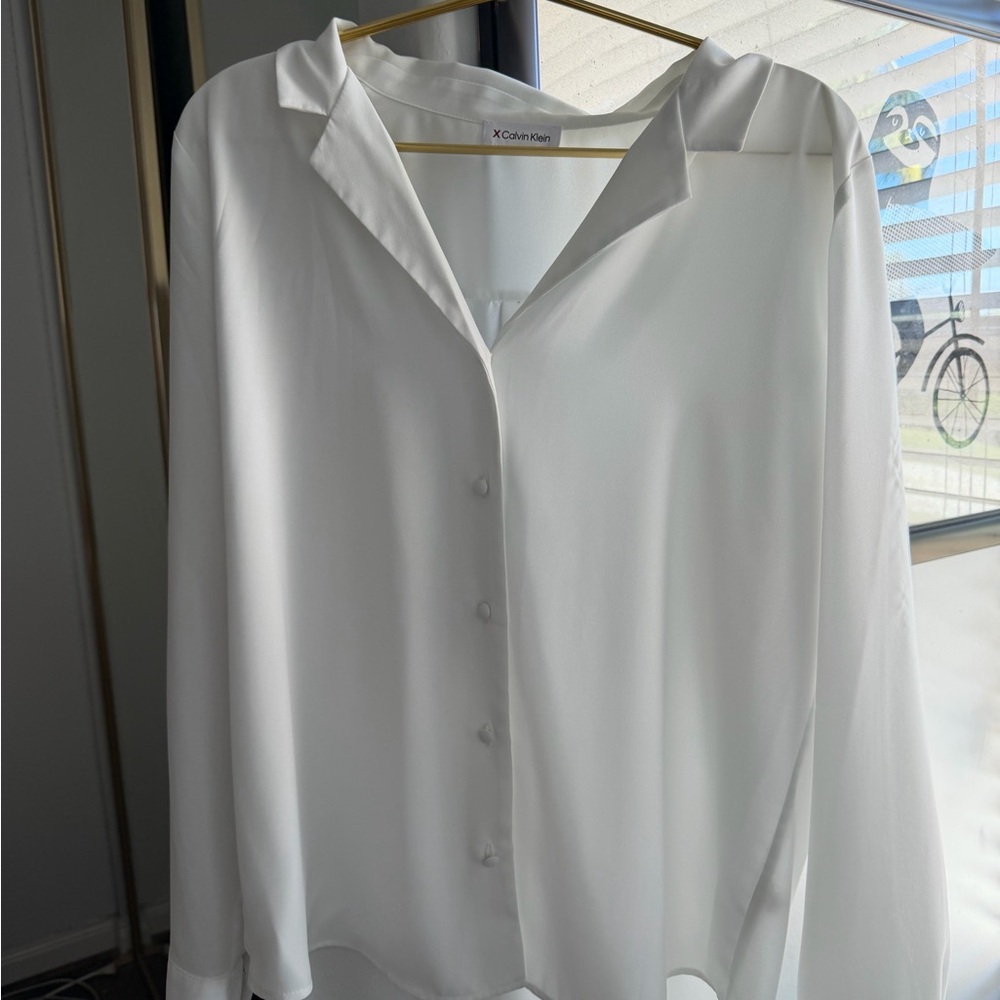 Calvin Klein Women's Classic White Button Down Shirt